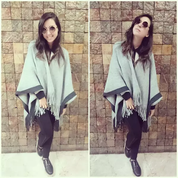 Fátima Torre también tiene su estilo particular y sabe que los ponchos están de moda.