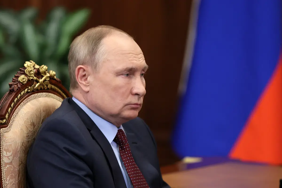 Fitch y Moody's degradan a nivel especulativo la deuda de Rusia