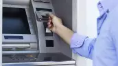 La competencia entre bancos ya no solo es por las aplicaciones móviles, también en la cobertura de cajeros y sucursales.
