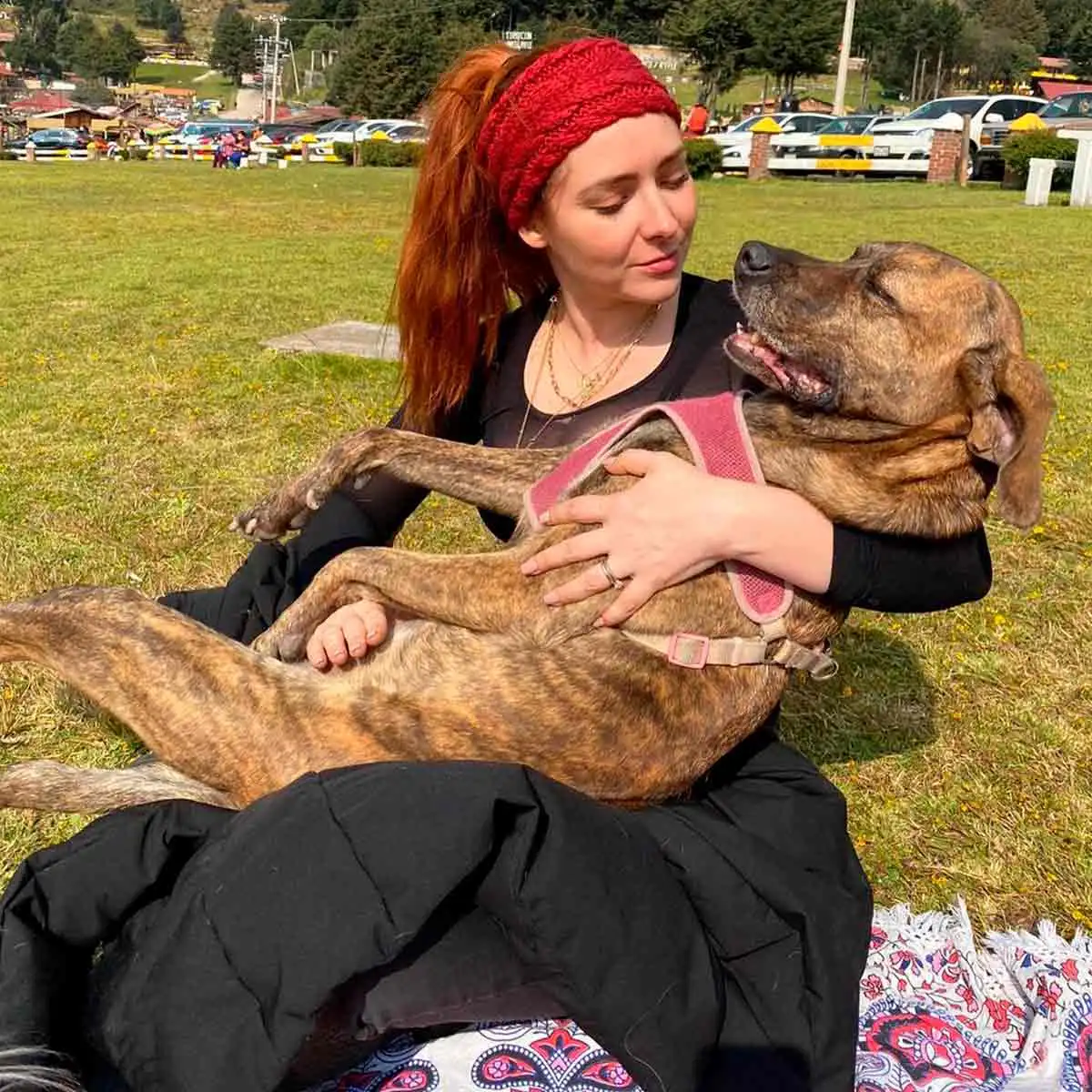 Ariadne-Diaz-y-su-mascota.jpg