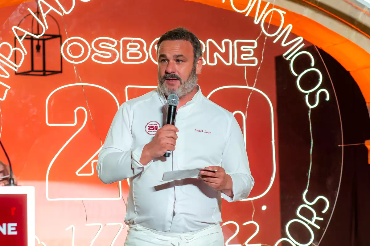 Angel Leon Visita SAR_250AniversarioOsborne-5.jpg