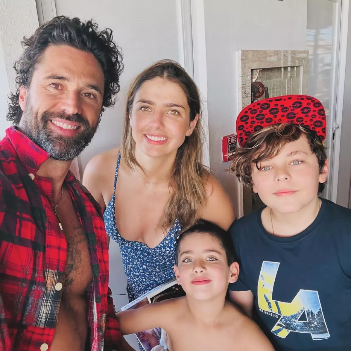  Michelle Renaud y Matías Novoa han formado ahora una familia de cuatro con sus respectivos hijos.