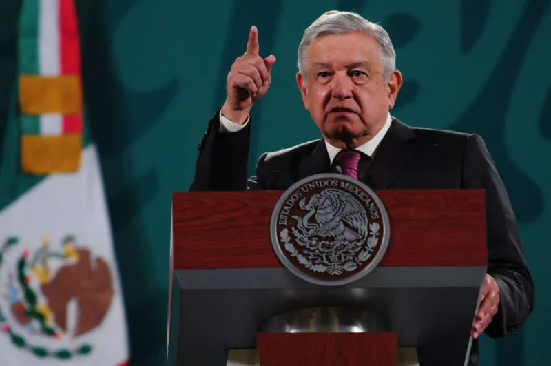 Andrés Manuel López Obrador, presidente de México, responde una pregunta de la prensa durante la conferencia mañanera.