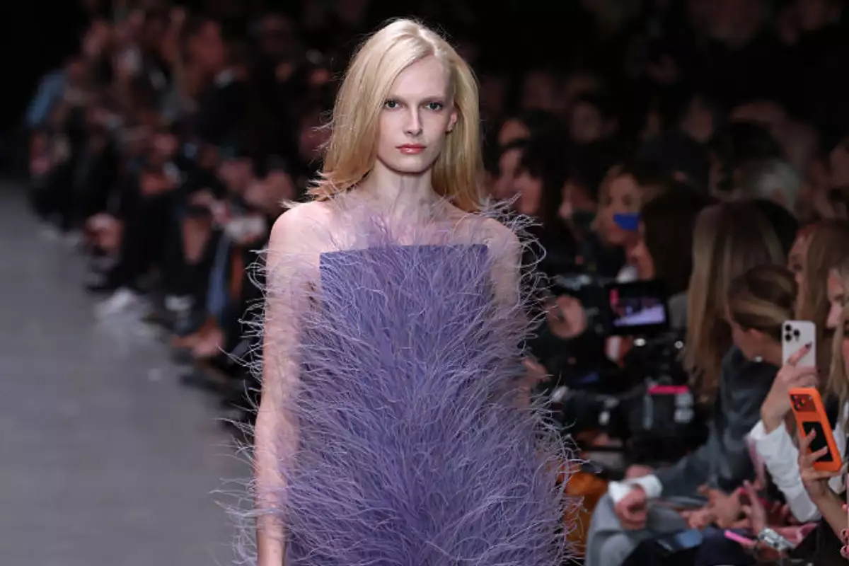 stella-mccartney-plumas-hechas-con-plantas.jpg