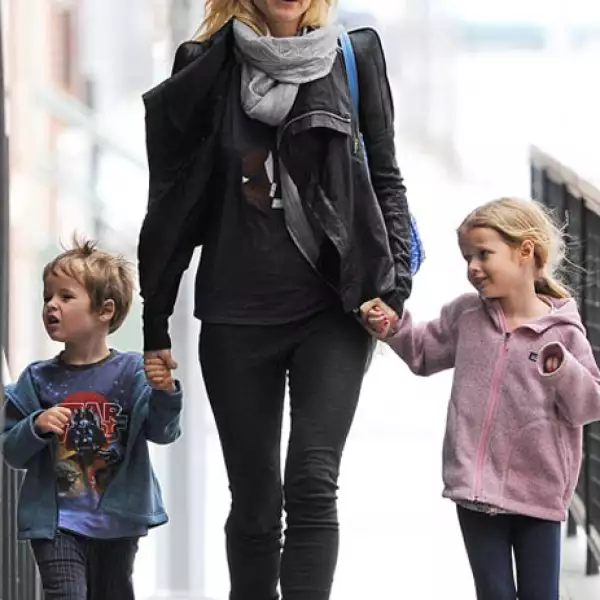 Gwyneth está atenta a las necesidades de sus hijos.