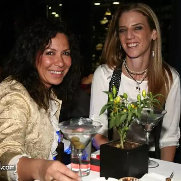 María Valencia,Ruth Axel