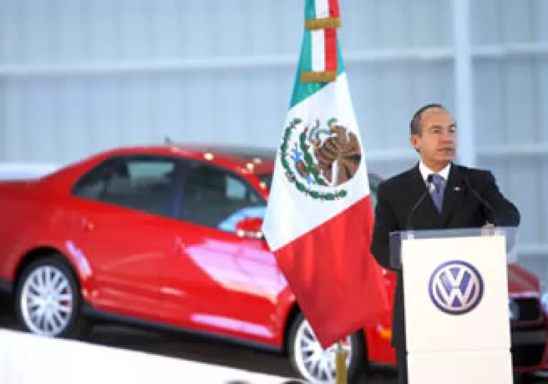 Calderón anunció la ampliación de la planta Volkswagen de México. (Foto: Notimex)