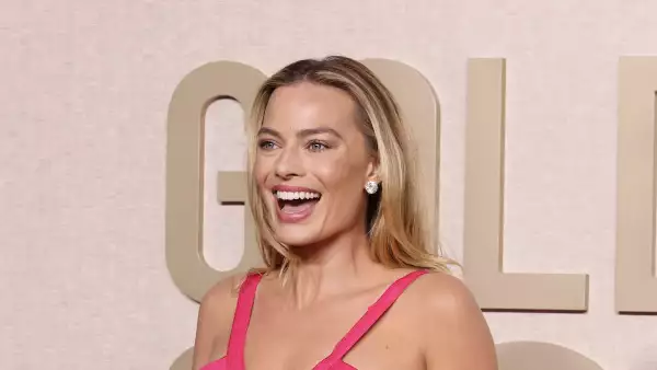 Margot Robbie golden globes 