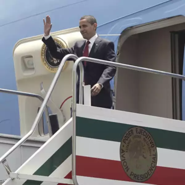 El presidente estadounidense arribó la tarde de este jueves a la Ciudad de México para tratar de intensificar las relaciones bilaterales. Fue recibido por la Canciller, Patricia Espinosa, y el embajador de México en EU, Arturo Sarukhán.