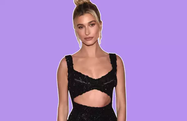 hailey-bieber-deformidad-dedo