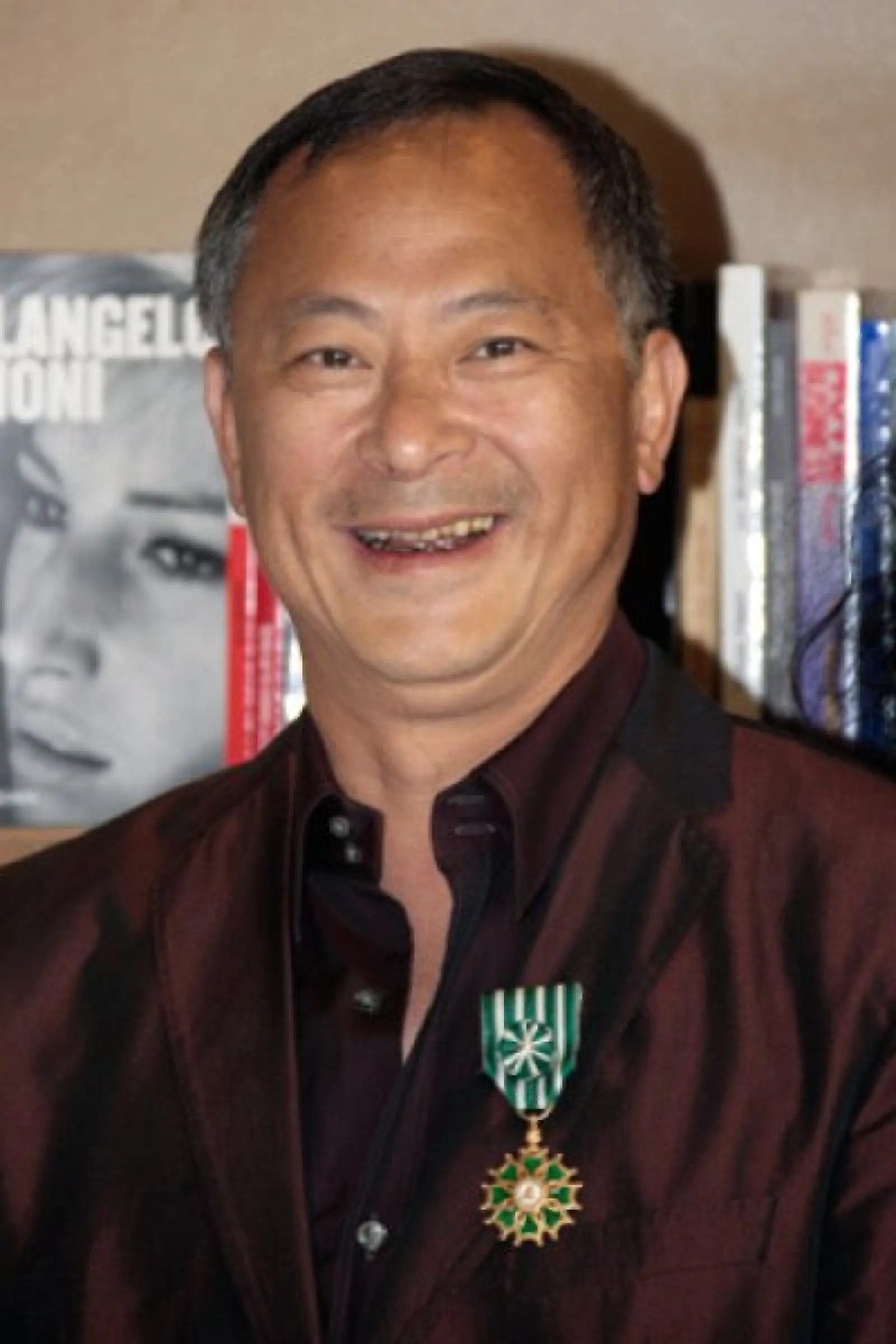 El director hongkonés Johnnie To fue reconocido con la medalla de Oficial en el Orden Nacional de Artes y Letras.