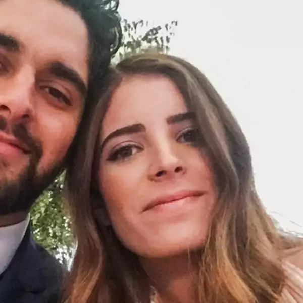 La guapa tapatía Juncal Gómez Sainz, no solo se destaca por ser una buena Arquitecta también resalta por esas cejas tupidas que muchas quisieran tener.