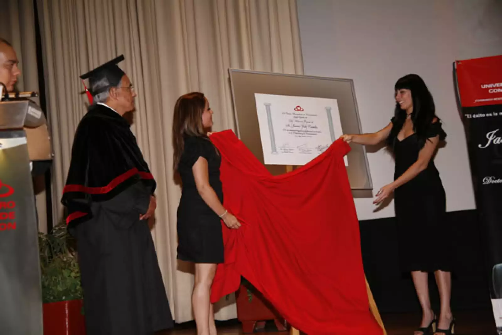 Doctorado Honoris Causa a Javier Vale