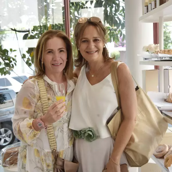 INAUGURACION CROSSANTS AND MIMOSAS 