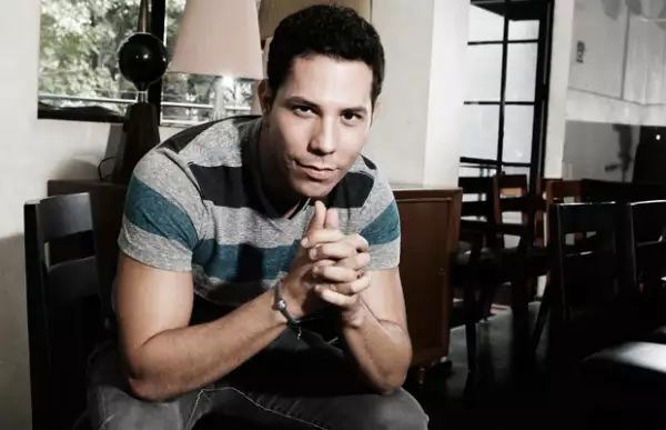 Christian Chávez se prepara para tomar unos mezcales con Quién.com