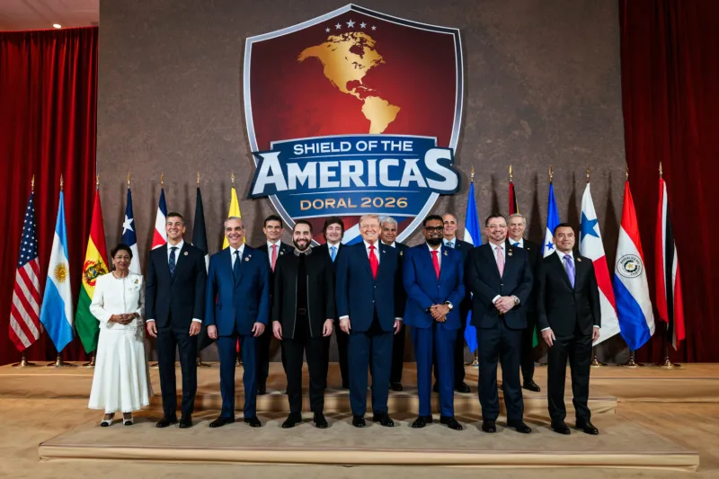 el presidente Donald Trump junto a otros presidentes integrantes del Escudo de las Américas .