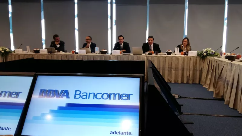 Los ejecutivos del banco presentaron los buenos resultados.