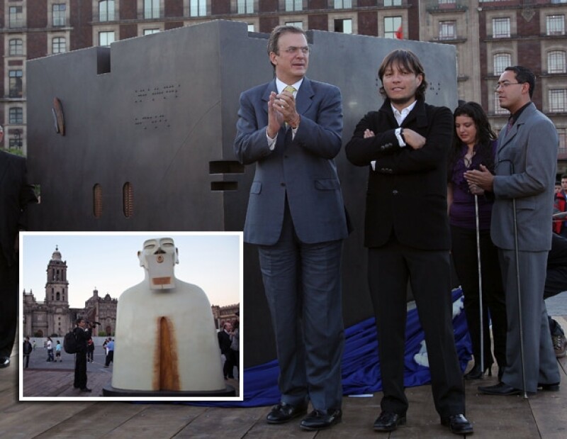 Marcelo y el artista Rivelino durante la inauguración `Nuestros silencios´.