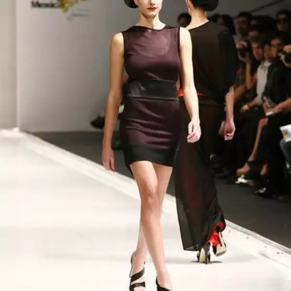 Pasarela de Mariana Luna