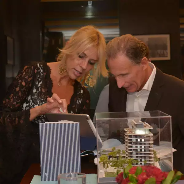 Compañia Saddy Abaunza