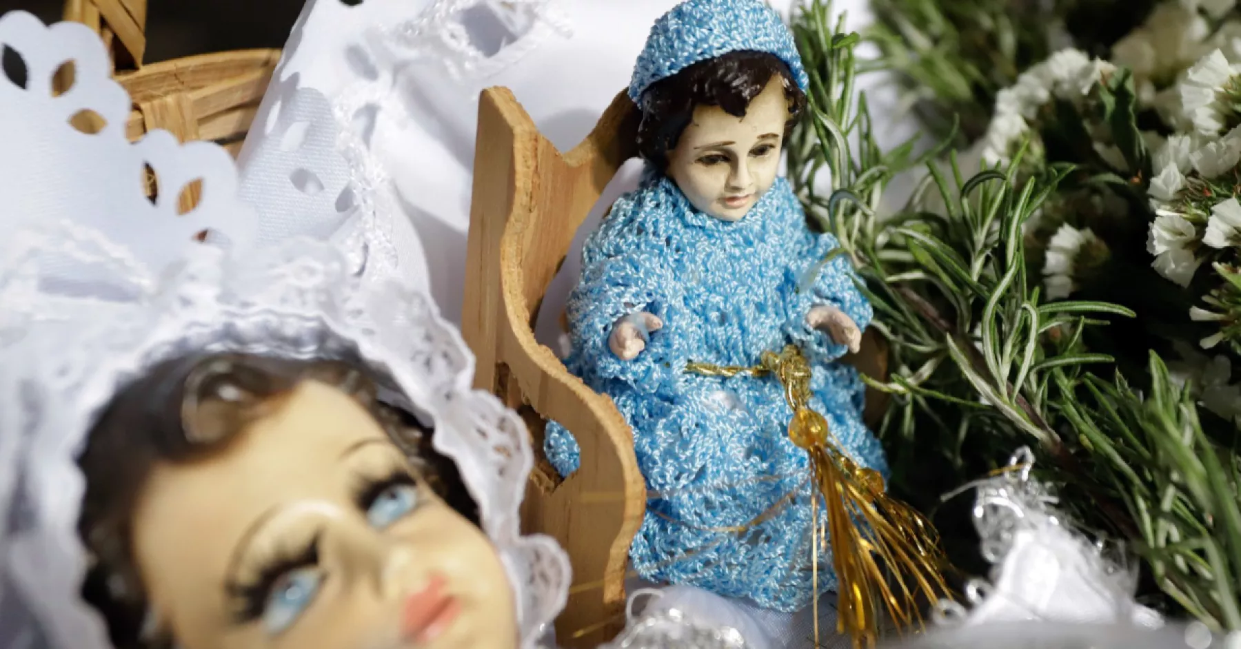 Qué significa la vestimenta del niño Dios y quién lo viste