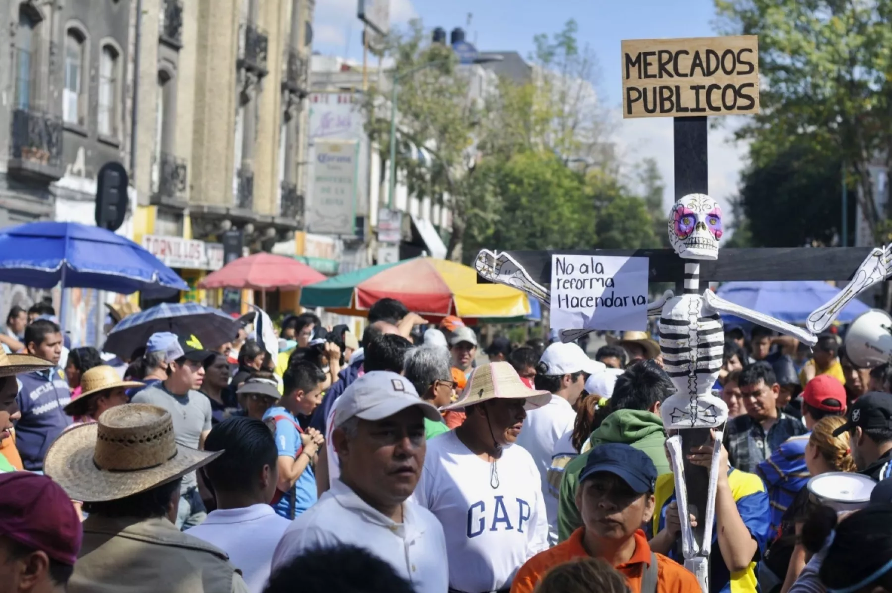 Bloqueos en la Ciudad de México hoy en vivo: marcha de comerciantes