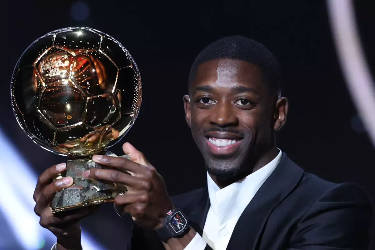 El jugador del PSG Dembélé gana su primer Balón de Oro