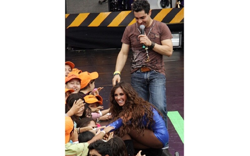 Los anfitriones fueron Anahí y Omar Chaparro, ademá de compartir escenario con otros artistas que presentaron las categorías.