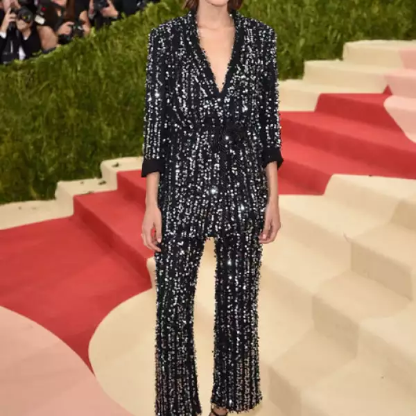 Alexa Chung en Thakoon.