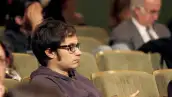 Gael García acudió de manera muy discreta a las sesiones de inauguración de la Cátedra de Estudios Iberoamericanos Jesús de Polanco, en el emblemático Círculo de Bellas Artes.