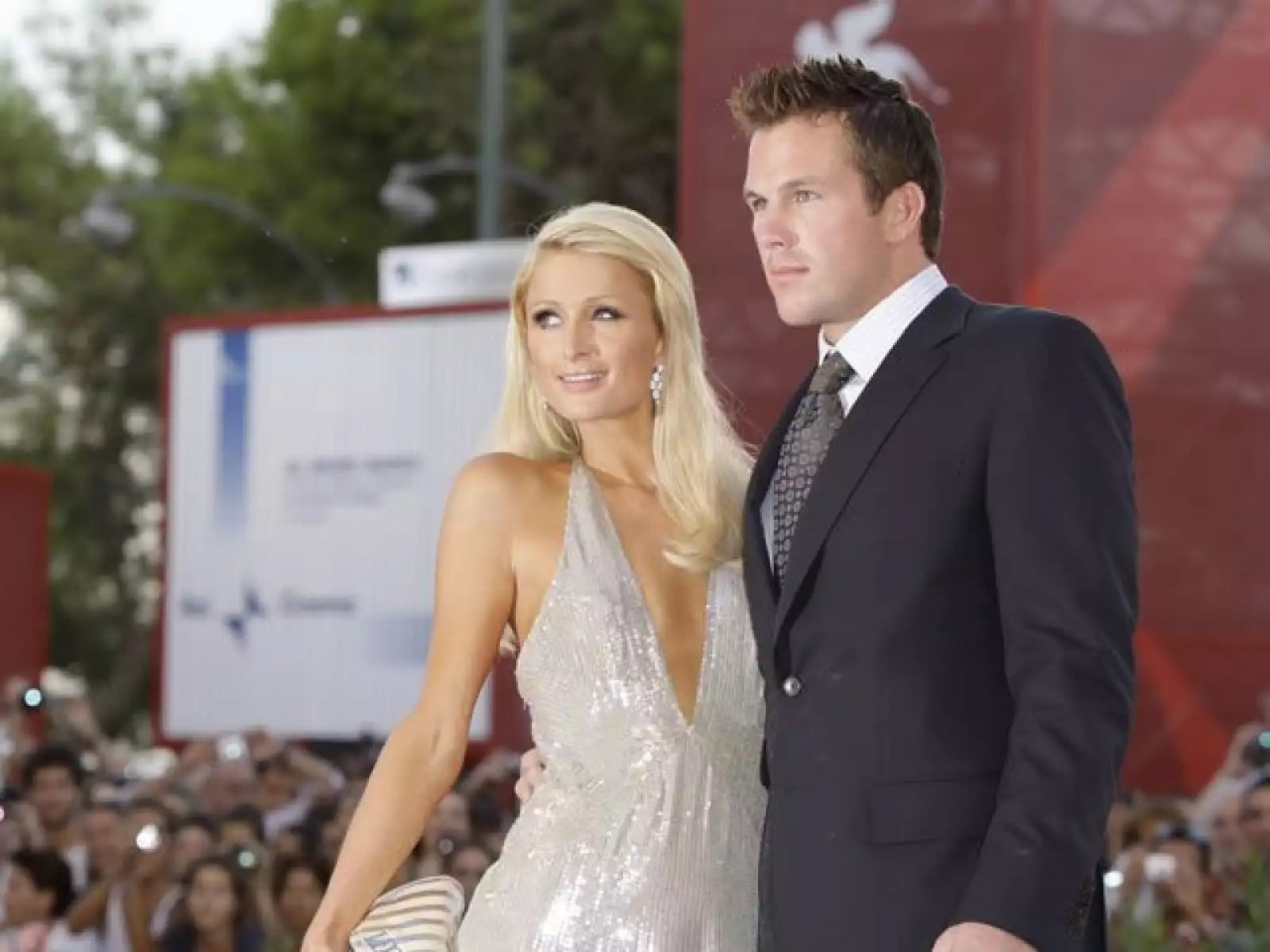 Paris Hilton y Doug Reinhardt también cortaron en junio del año pasado, poco después de que ella declarara que él sería su marido algún día. En agosto regresaron, y a la fecha siguen juntos.