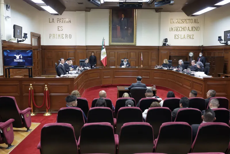 Sesión de la Suprema Corte de Justicia de la Nación, en la que se observa el recinto, los y las ministras y la audiencia del día.