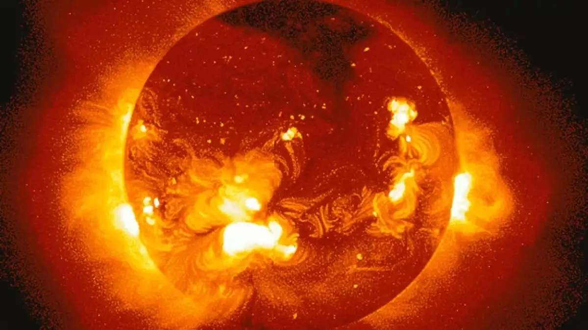 erupcion solar del sol