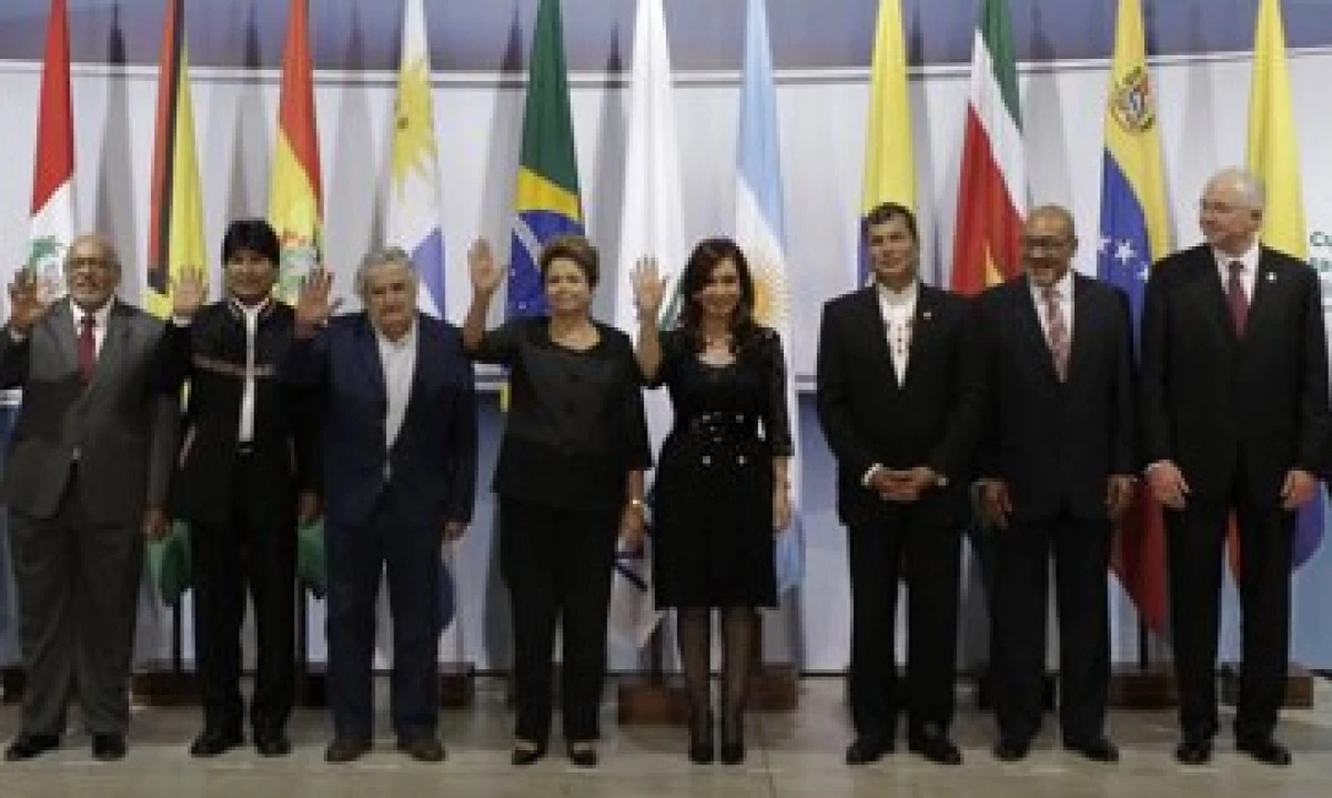 La mandataria brasileña, Dilma Rousseff, y la presidenta de Argentina, Cristina Fernández, destacaron la importancia del ingreso de Venezuela y Bolivia al Mercosur. (Foto: Reuters)