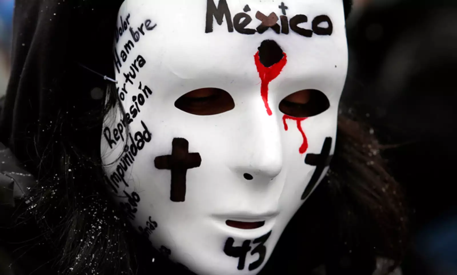 El presidente Enrique Peña Nieto enfrenta la más profunda crisis en el tema de seguridad desde que asumió el cargo, tras la desaparición de 43 estudiantes de Ayotzinapa