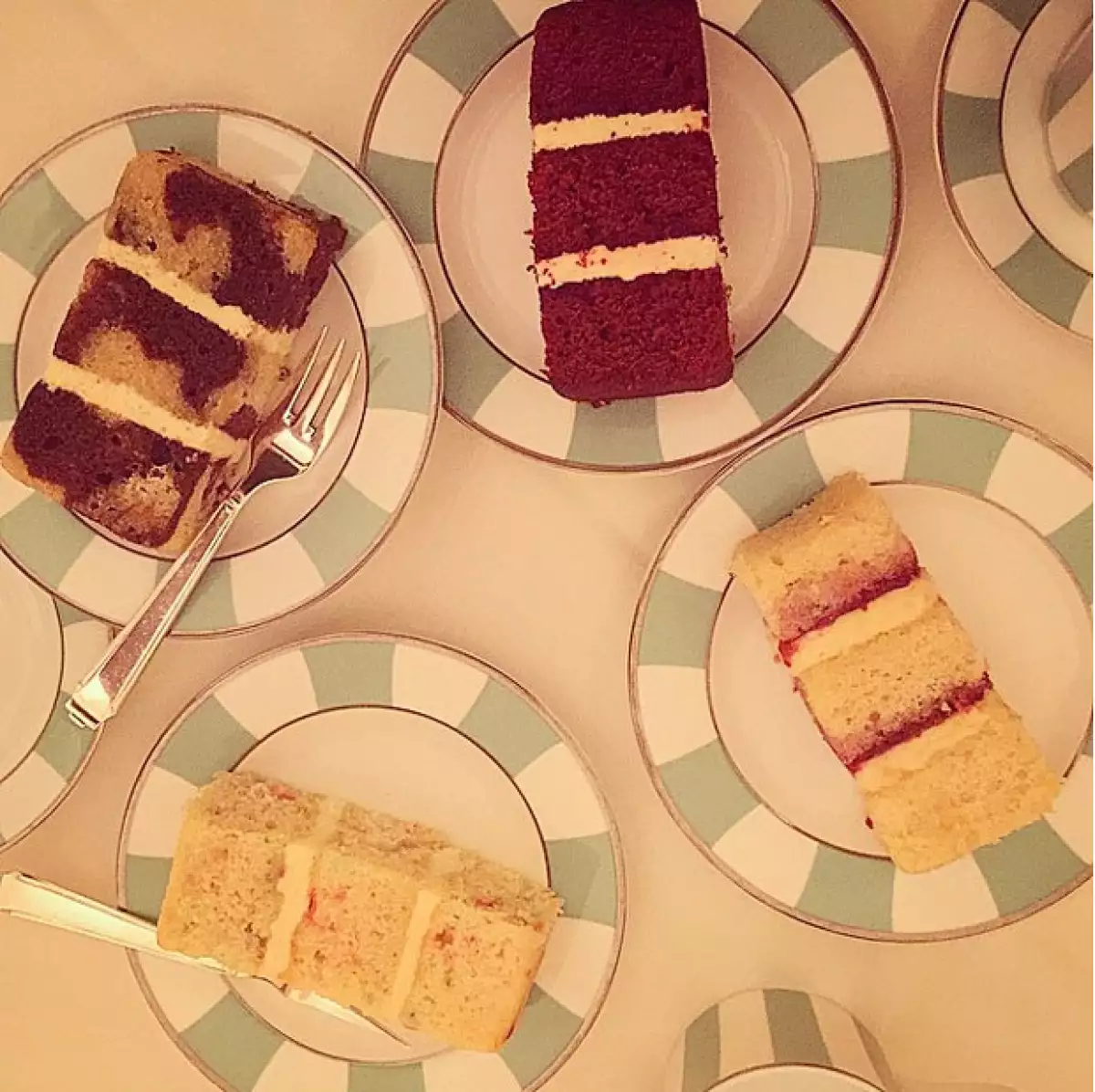 La prueba de pasteles para la boda