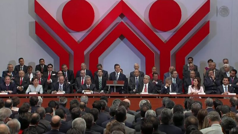 El presidente mexicano dijo ante los integrantes de la Asamblea General Ordinaria del Infonavit que impulsará el crecimiento de la vivienda.