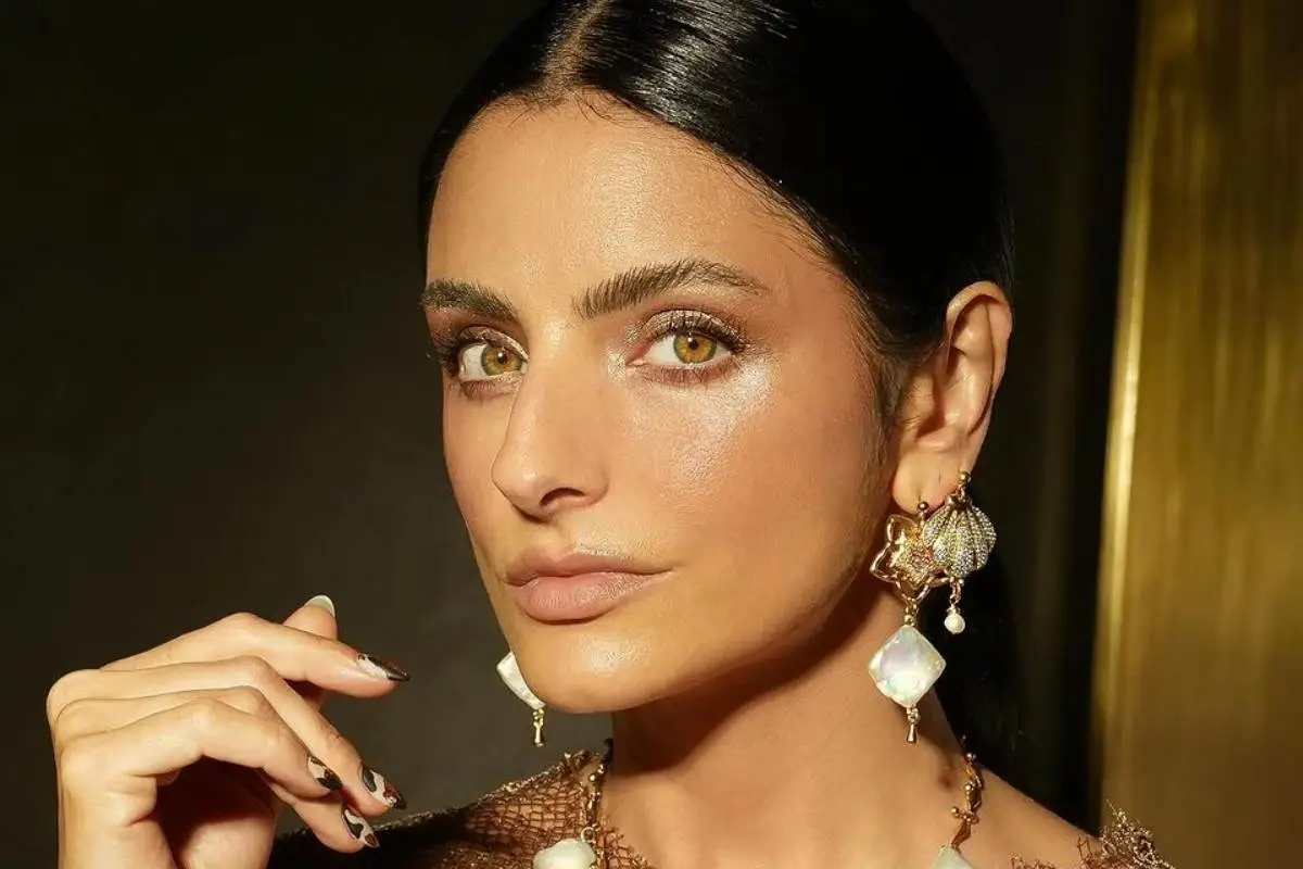 aislinn-derbez (2).jpg