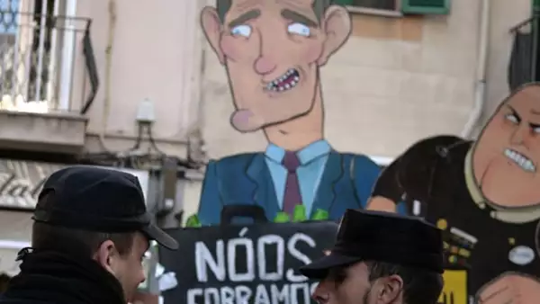 La polémica en que están envueltos Iñaki Urdangarin y su esposa la infanta Cristina ha dado la vuelta al mundo. ¿De qué se trata? ¿Quiénes son los involucrados? Entérate aquí.