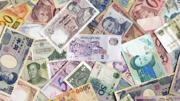 La caída del yuan implica más dolores de cabeza.