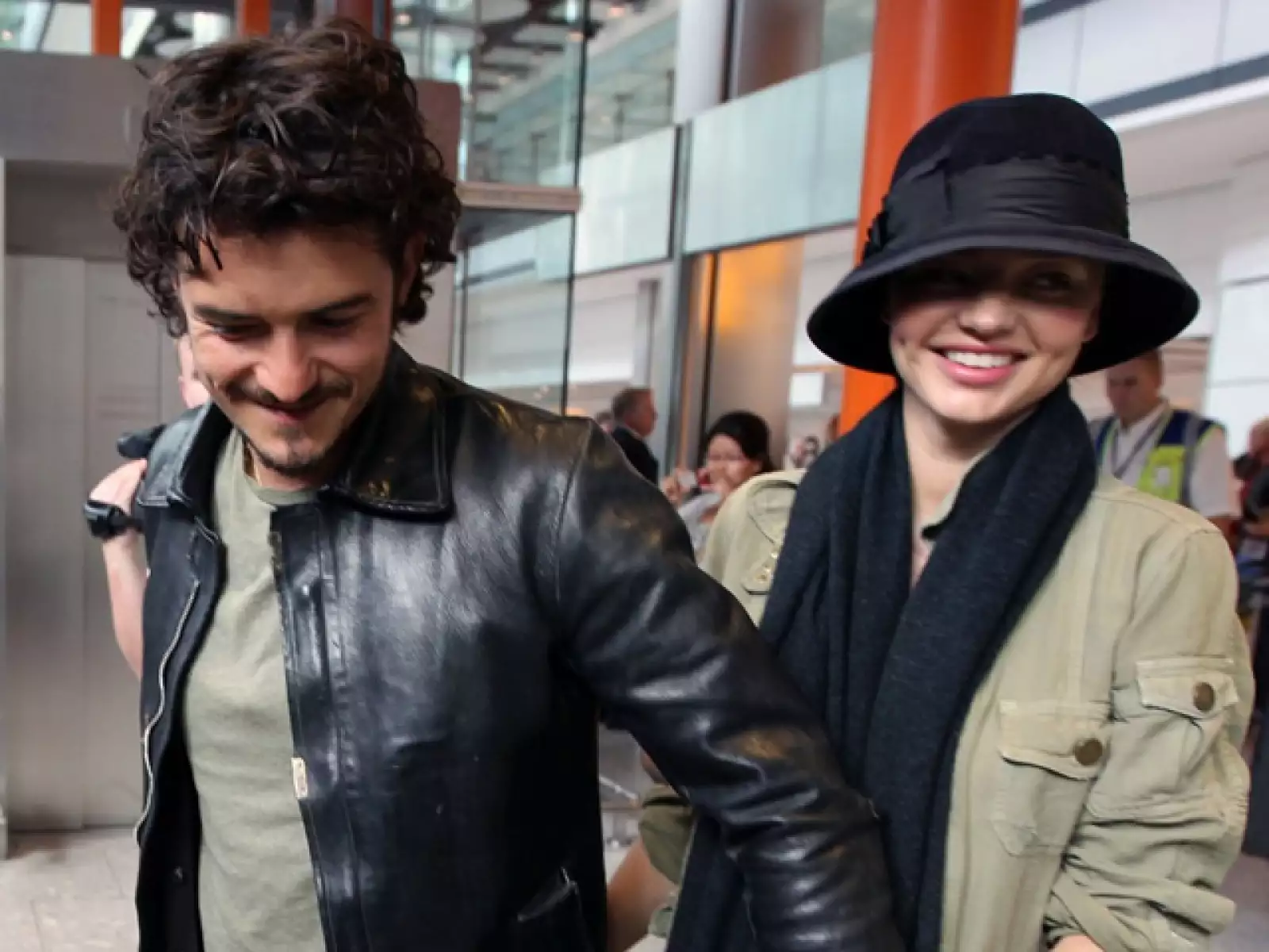 Miranda Kerr y Orlando Bloom acaban de tener un bebé, están más felices que nunca pues es una muestra más de su amor.