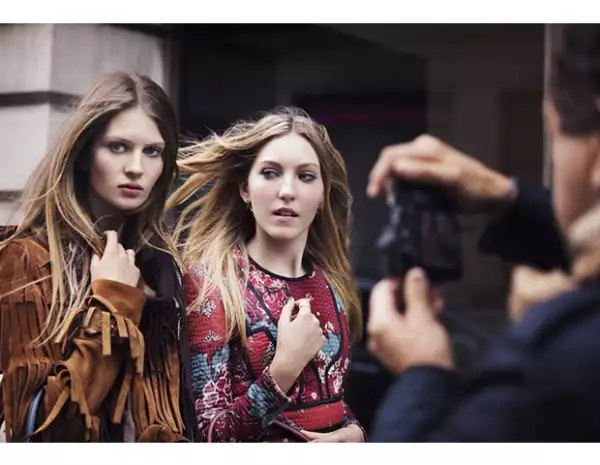 Behind the scenes de la campaña que presenta la colección femenina Patchwork, Pattern and Prints con aires setenteros.