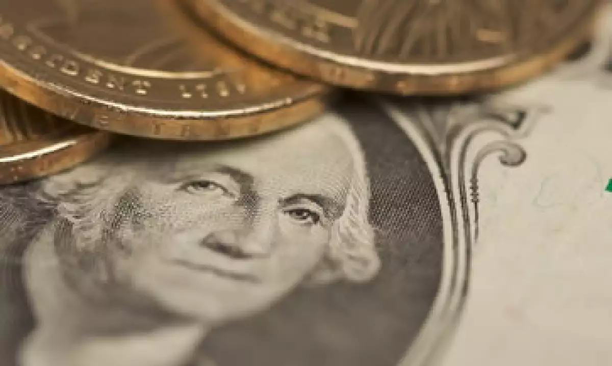 El peso llegó a caer en la sesión hasta 13.2418 por dólar, su menor nivel desde el 31 de agosto del 2010. (Foto: Photos to Go)