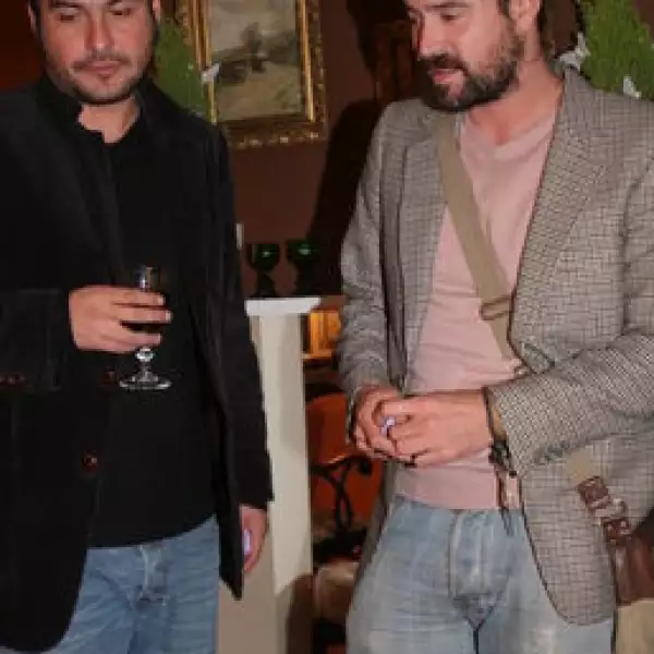 Alejandro Anguiano, Carlos Cole