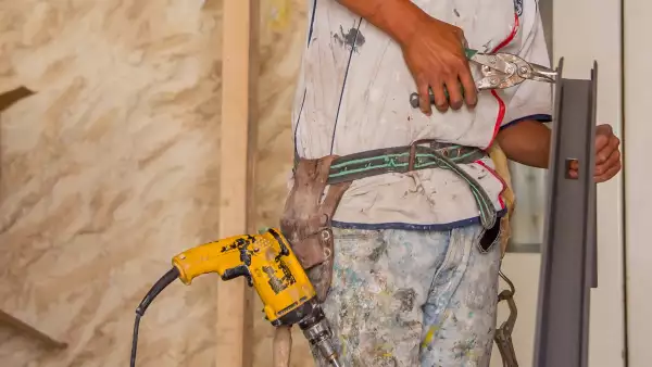 Así aprenden los albañiles hoy en día: con YouTube y consejos de otros "maistros"