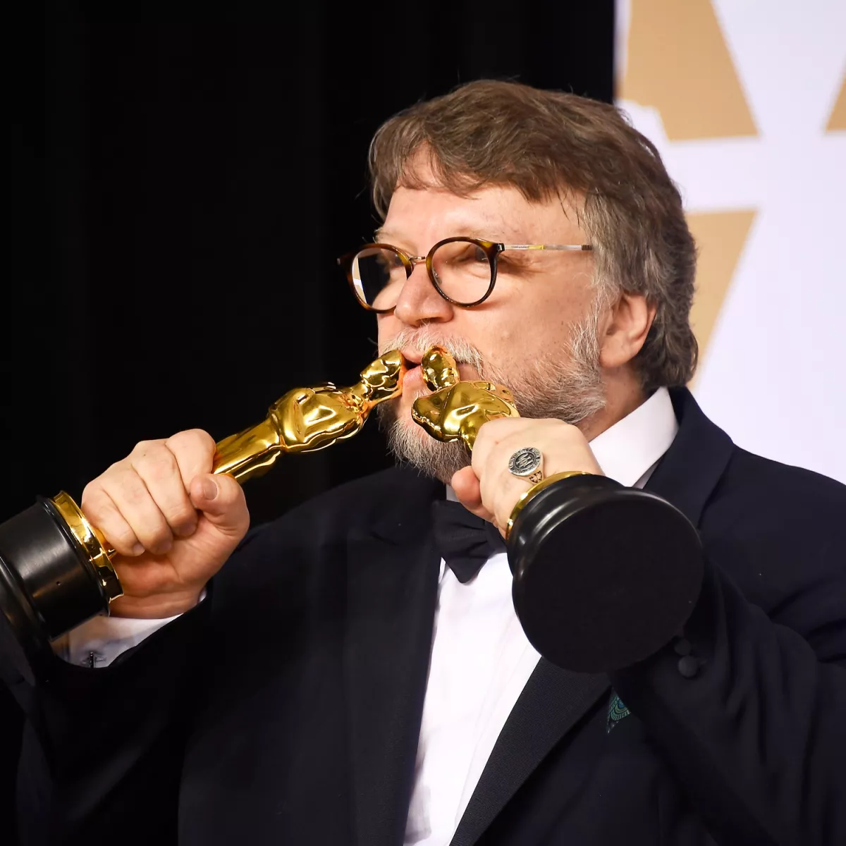 Del Toro anillo