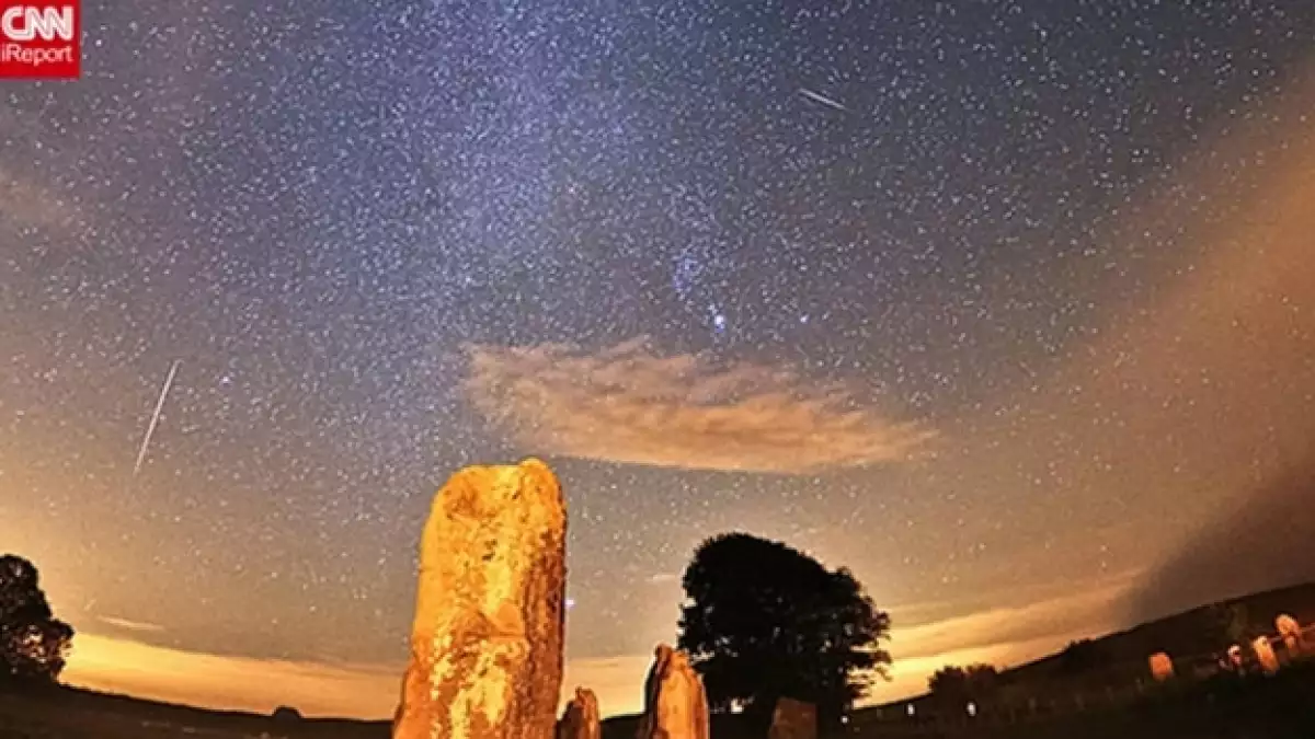 Un aspecto de la lluvia de meteoros Oriónidas del 2012, en Wiltshire, Inglaterra