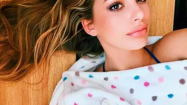 Camila Morrone es el nombre de esta sexy joven que ya ha dado sus primeros pasos en el mundo del modelaje, ella es hija de la actriz Lucila Polak, novia del actor de Hollywood.