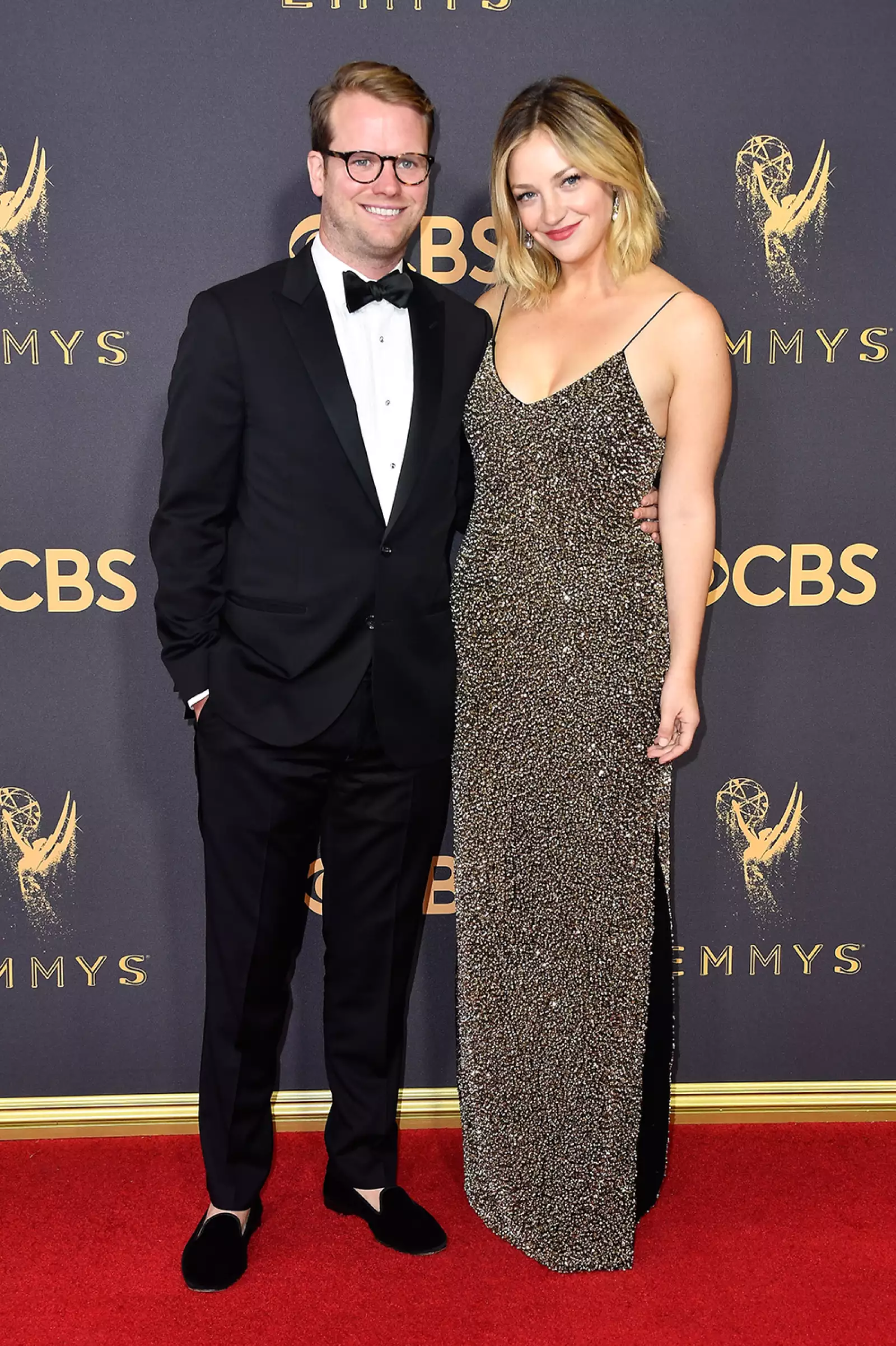 Bill Kennedy y actor Abby Elliott