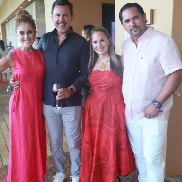 Maru y Rodrigo Chávez , Lizette y Diego Estrada 